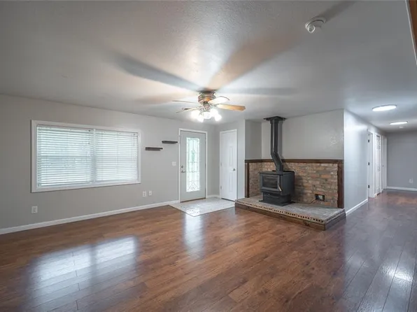 522 Highway Ff, Bourbon, MO 65441