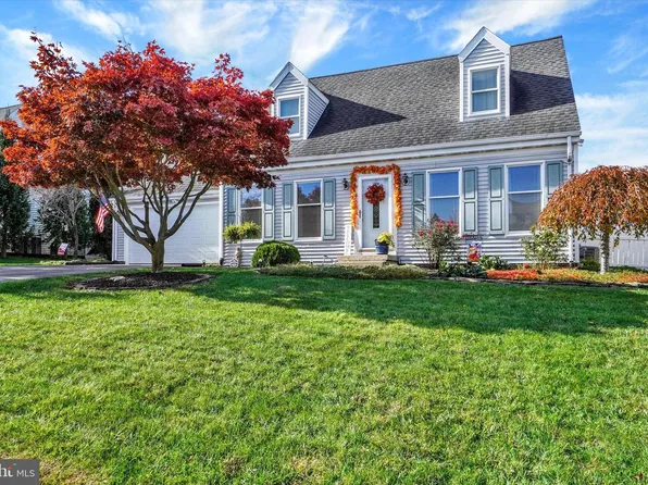 1630 Misty Dr, York, PA 17408