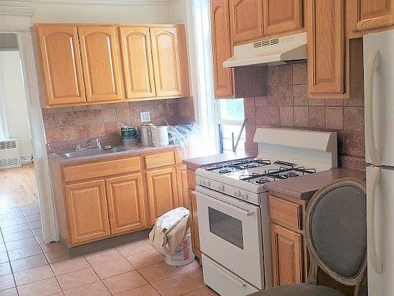4th image of 1414 28th Ave APT 3