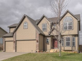 3117 SW Laura Ln, Lees Summit, MO 64082