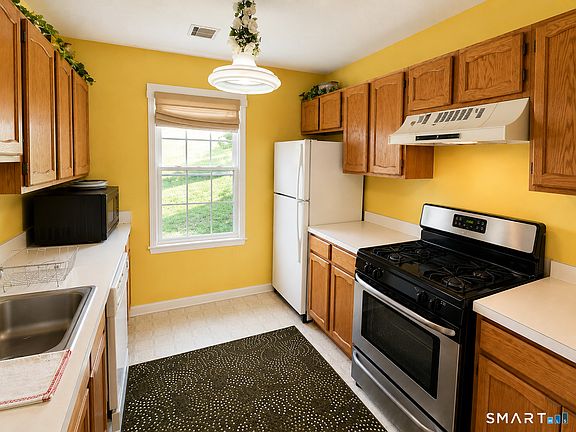 2nd image of 143 Spyglass Court #143