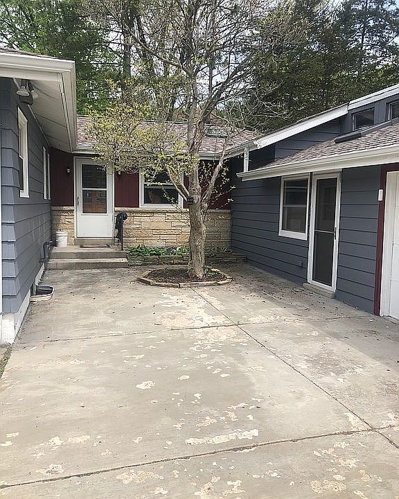 2nd image of 1340 N Sawyer Rd