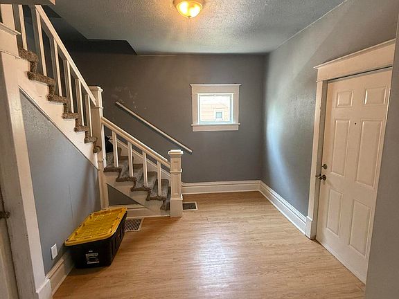 3rd image of 920 14th St
