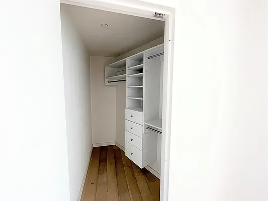 Rented by Cyberapts Management | media 11