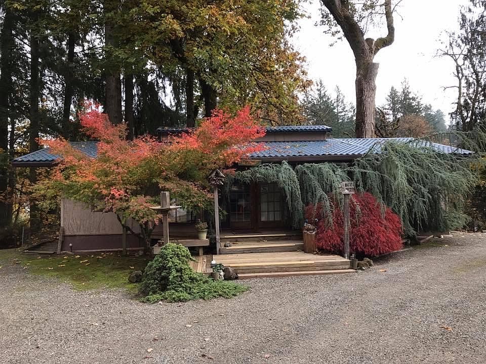 Front of home for rent.