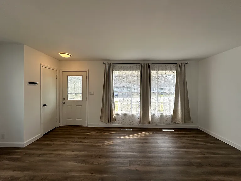 1615 E Greig Ave — Photo 11