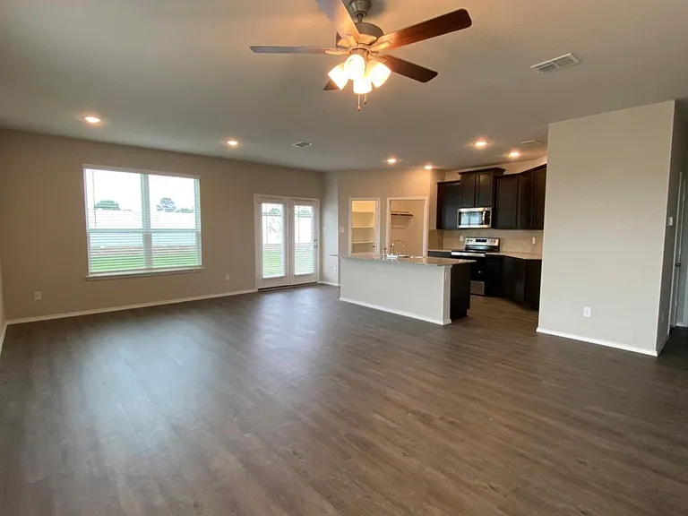 8990 Fair Oaks Dr — Photo 2