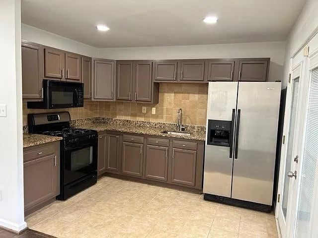 4708 Davis Ave — Photo 4