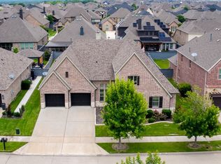817 Dusty Trl, Aubrey, TX 76227