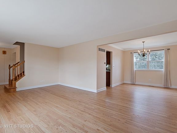 4th image of 79 W King George Ct