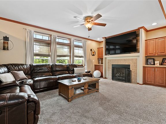 4th image of 131 Helena St