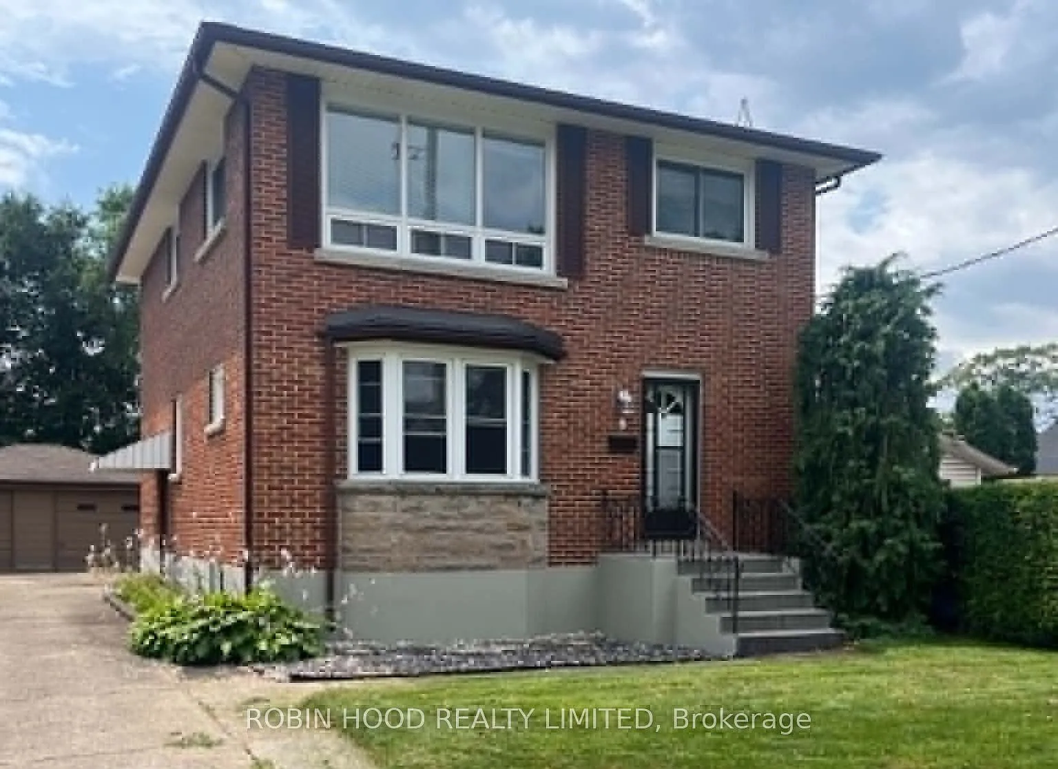 4 bed, $1,850 — Photo 1