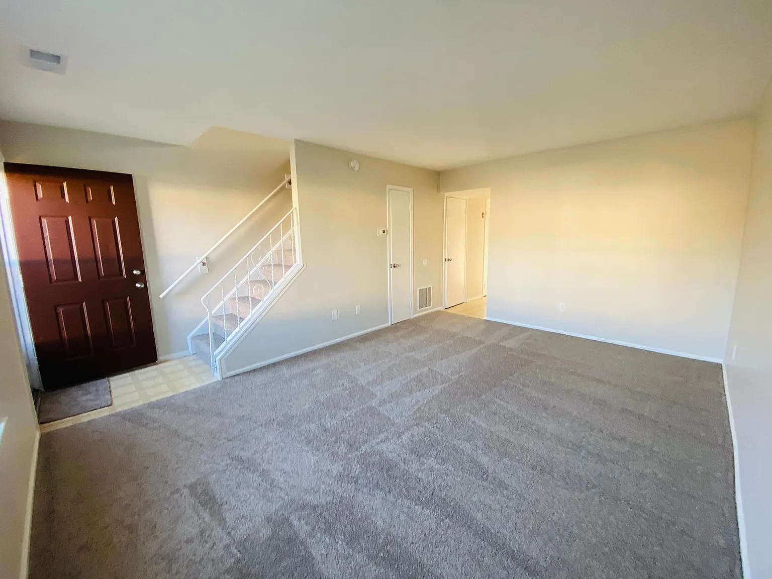 2 bed, 1.5 bath, 1088 sqft, $2,300 — Photo 2