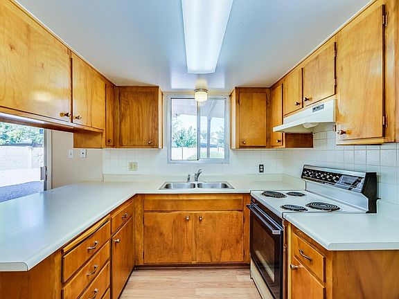2nd image of 3638 E Poinsettia Dr