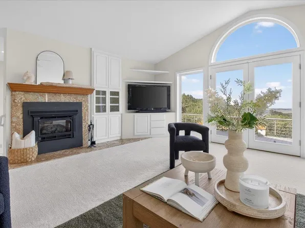 11827 Saddle Rd, Monterey, CA 93940