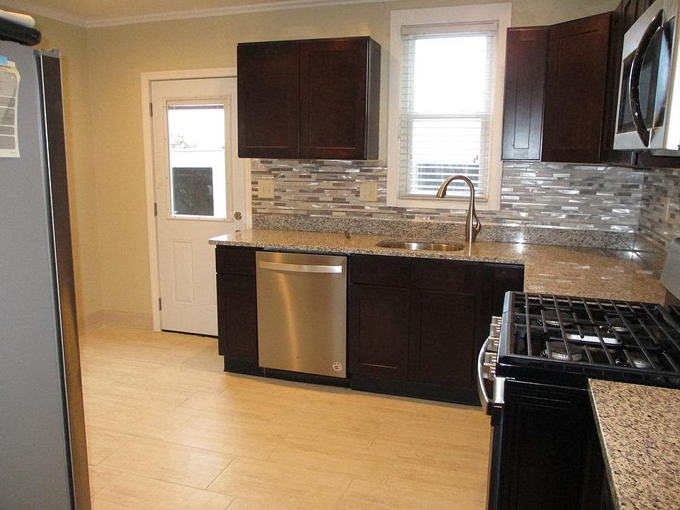 1st image of 948 Northwest Blvd