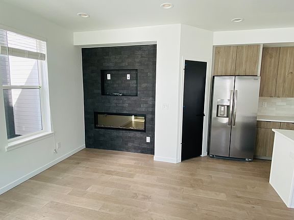 3rd image of 1920 Hooker St Unit 1