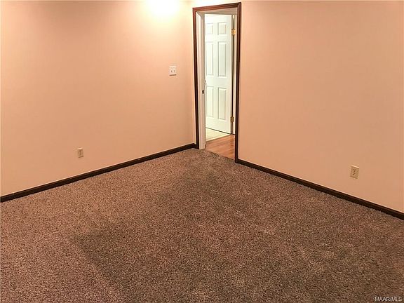 4th image of 4013 Edge Hill Ln