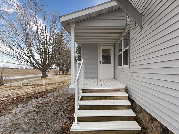 3rd image of W7549 Spring Rd