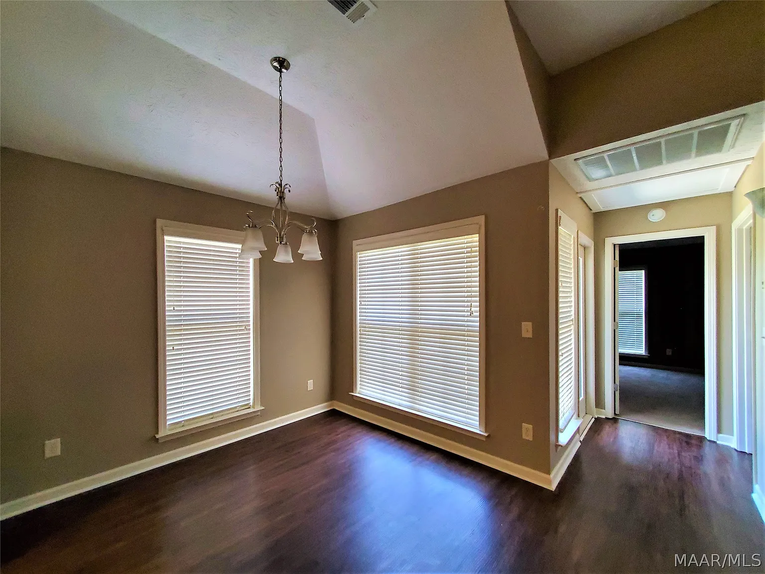 2 bed, 2.0 bath, 1354 sqft, $1,600 — Photo 4