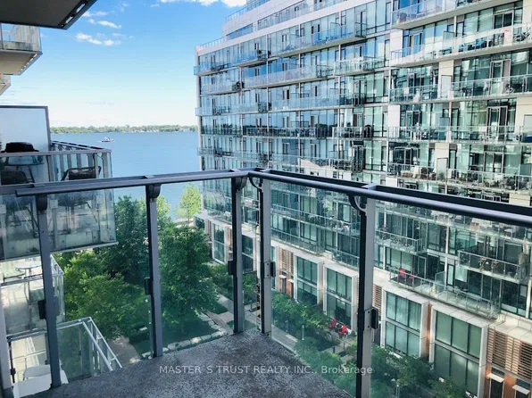 39 Queens Quay E, Toronto, ON