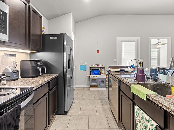 5th image of 9407 Ratliff Ridge Ave