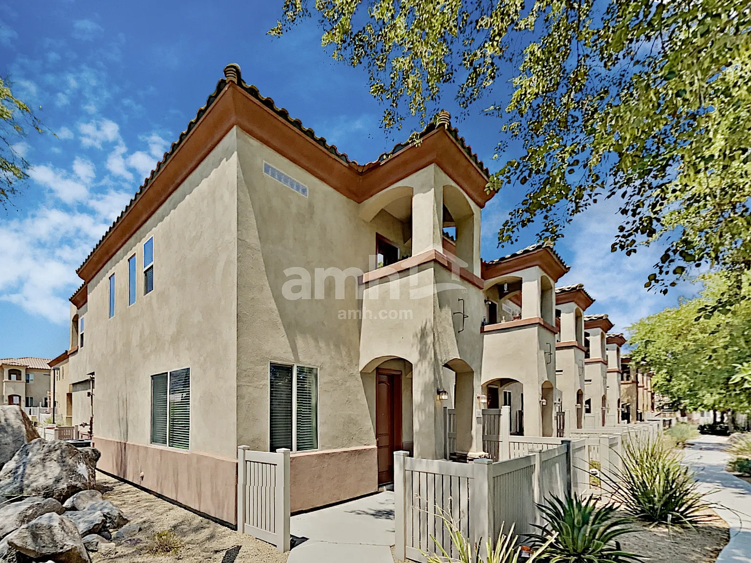 3 bed, 2.5 bath, 1384 sqft, $1,910 — Photo 1