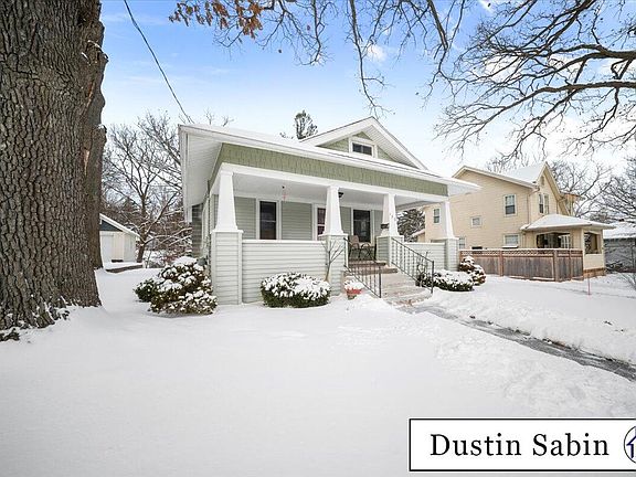 3rd image of 132 E Lincoln Ave