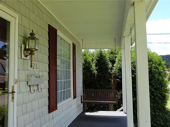 2nd image of 128 Columbia Dr