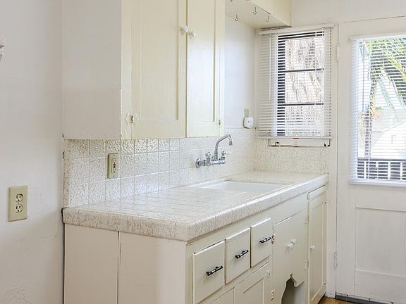 5th image of 309 Palm Ave