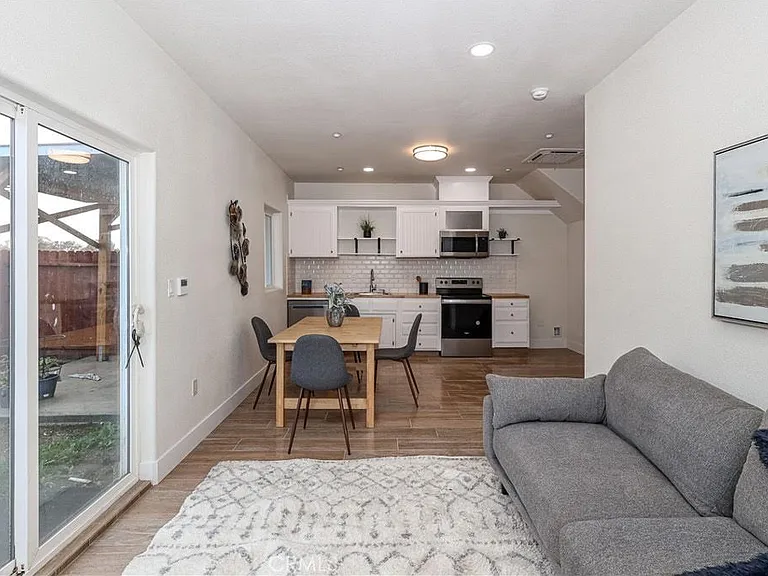 3104 El Capitan Ave #2 — Photo 5