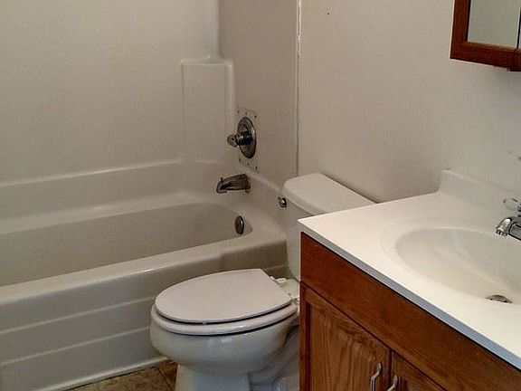 5th image of 1001 Stanley Ave APT 5