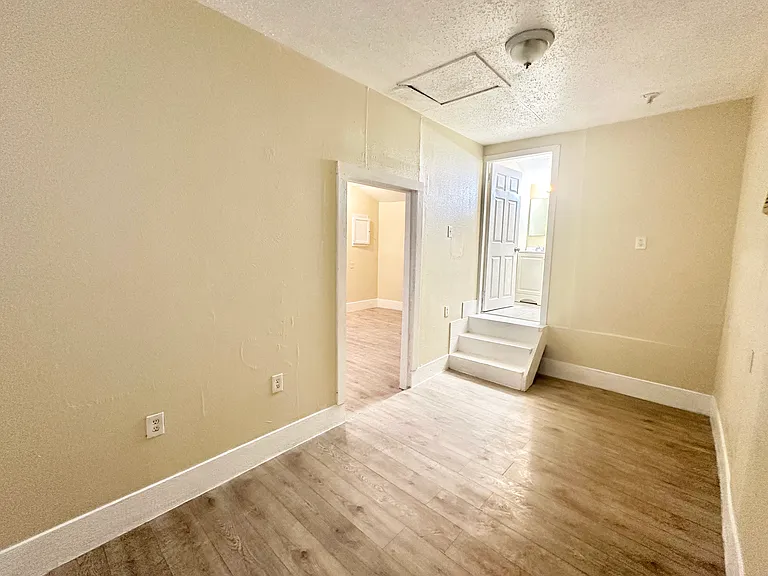 104 E Fowler Ave — Photo 21