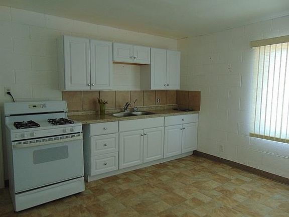2nd image of 133 E Pear St