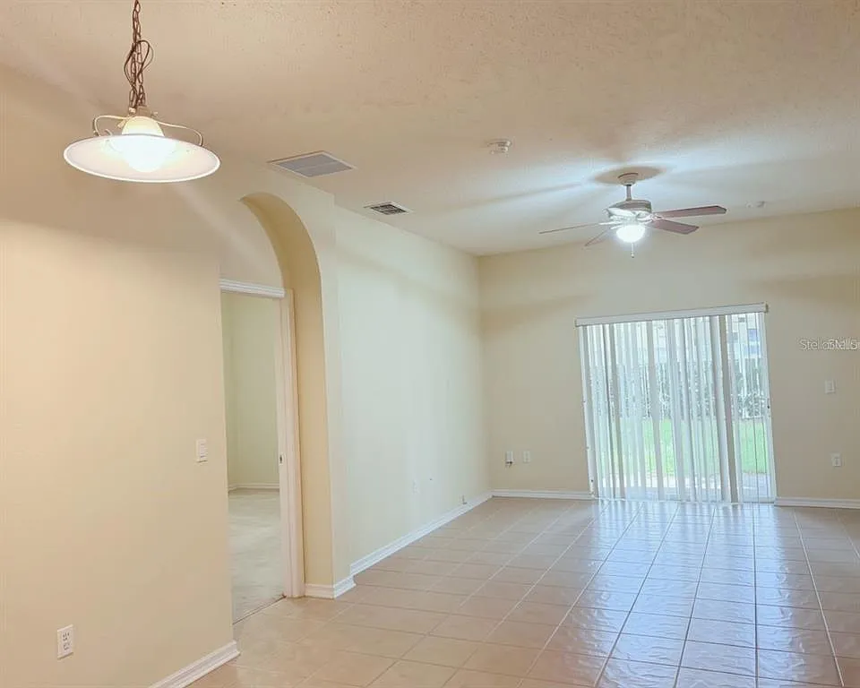 4 bed, 2.0 bath, 1705 sqft, $2,450 — Photo 3