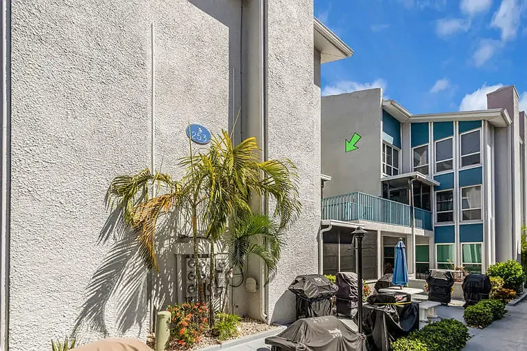 253 Rex Pl #H — Photo 3