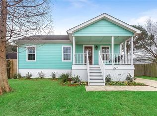 320 Perrin Dr, Arabi, LA 70032