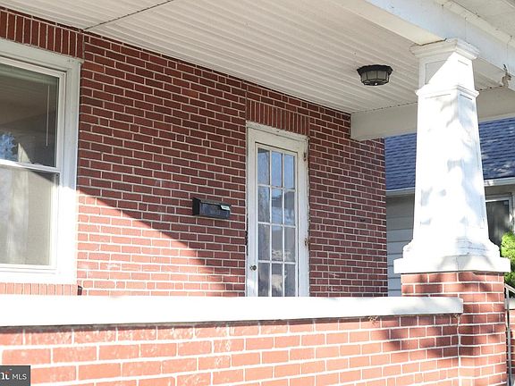 5th image of 502 2nd St