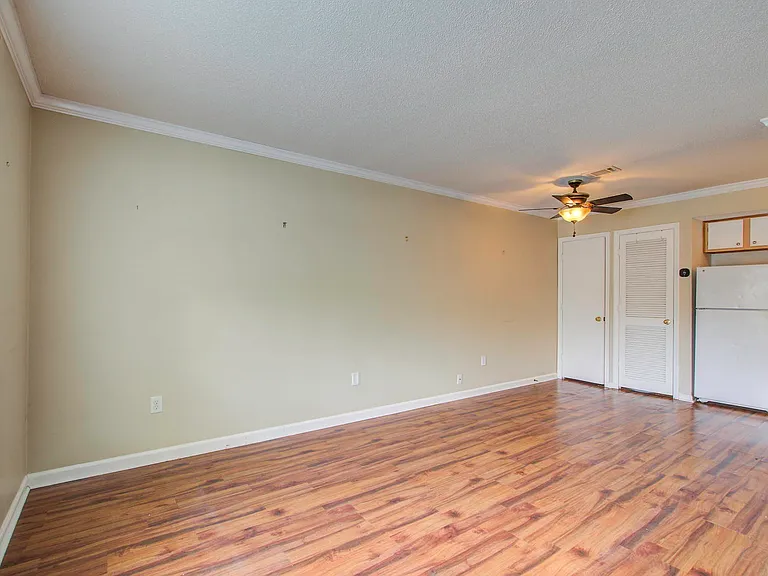 2494 Etiwan Ave — Photo 2