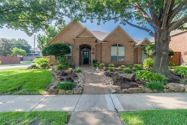 1st image of 225 Pecan Hollow Dr