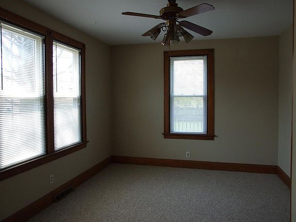 4th image of 7135 Clovernook Ave