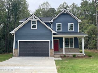 984 Greenbriar Dr, Vass, NC 28394