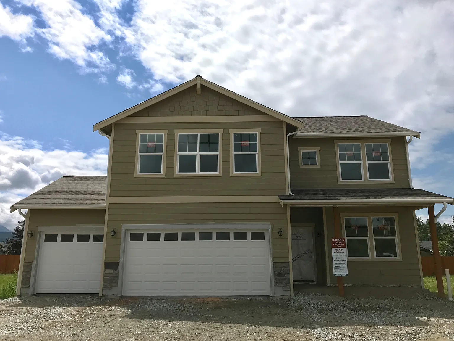 319 Shannon Ave photo 1