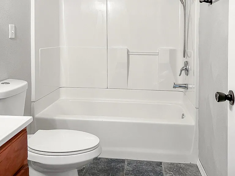 812 Victoria Ln — Photo 22