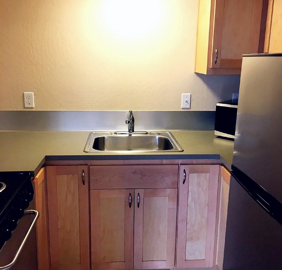 Studio, 1.0 bath, $995 — Photo 4