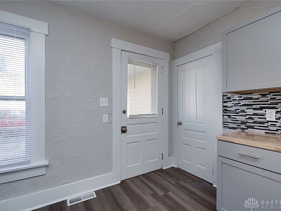 5th image of 221 E Center St