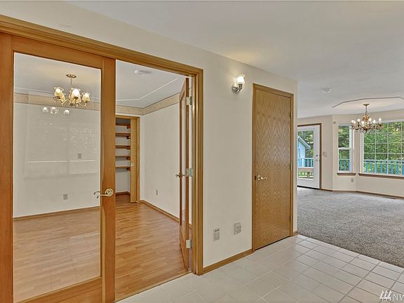 5th image of 714 Wily St NW