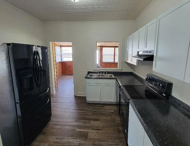 287 S College St — Photo 12