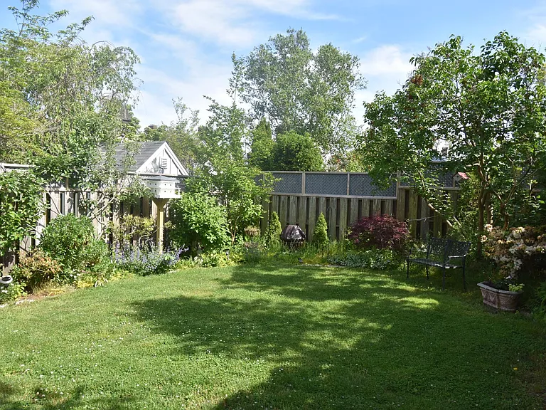 15 Trumbull St — Photo 3