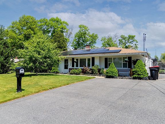 3rd image of 396 Hovendon Ave